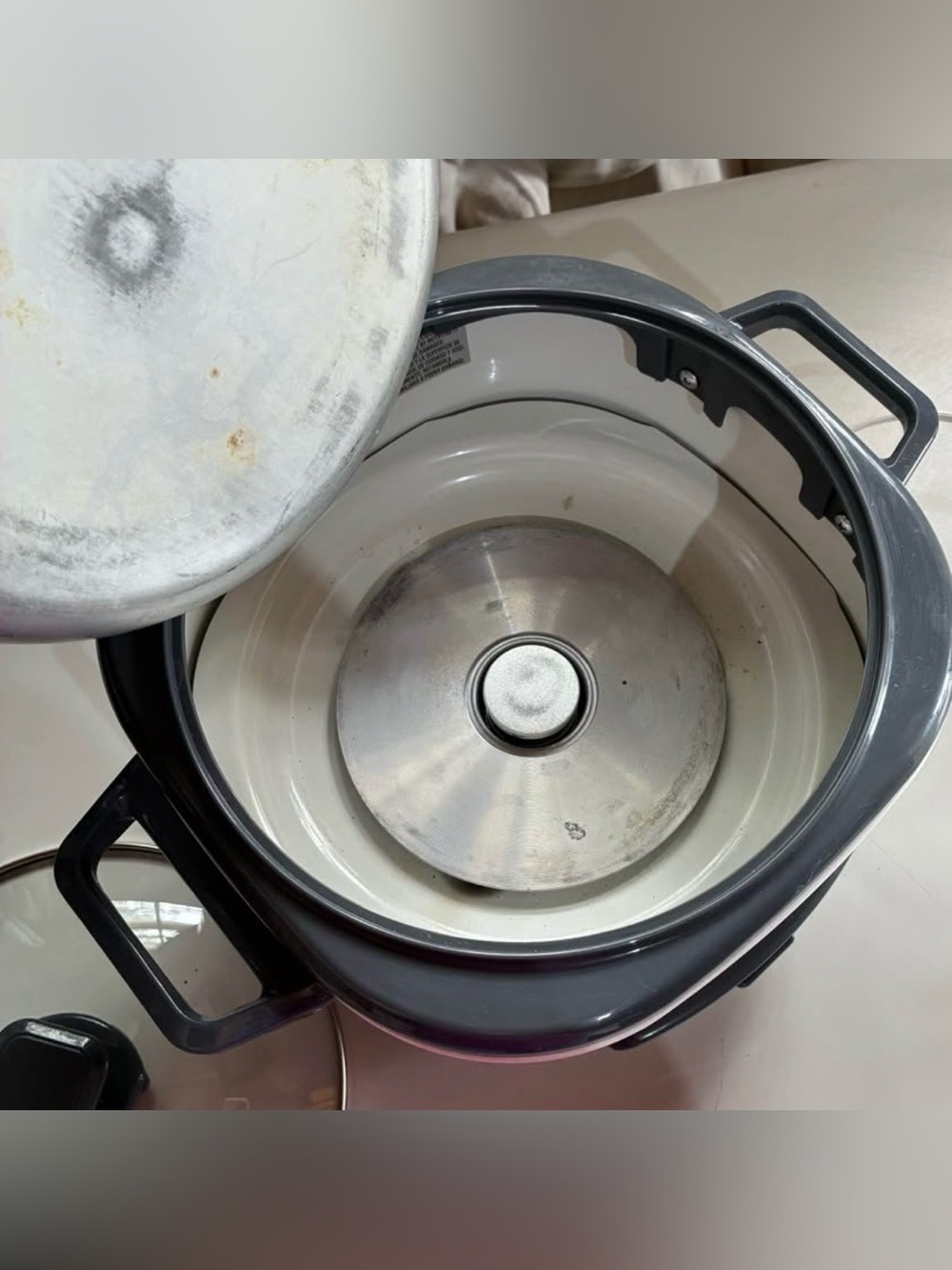 BLACK+DECKER Small Electric Rice Cooker 14 Cup Cooked/7 Cup Uncooked - Picture 6 of 16